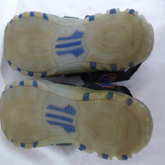 SKECHERS | size 2, kids |  Black and Gray Skechers Sandals - Picture 4 of 4